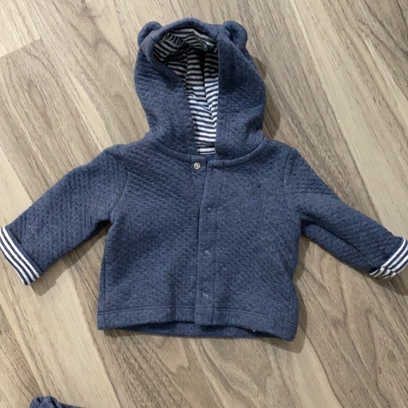 Baby Gap infant sweatsuit - Picture 3 of 4